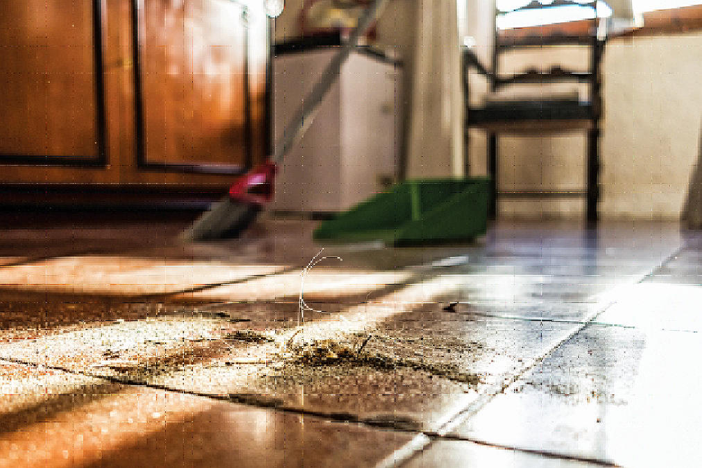 Health Risks of Dust and the Need for Regular Dust Cleaning